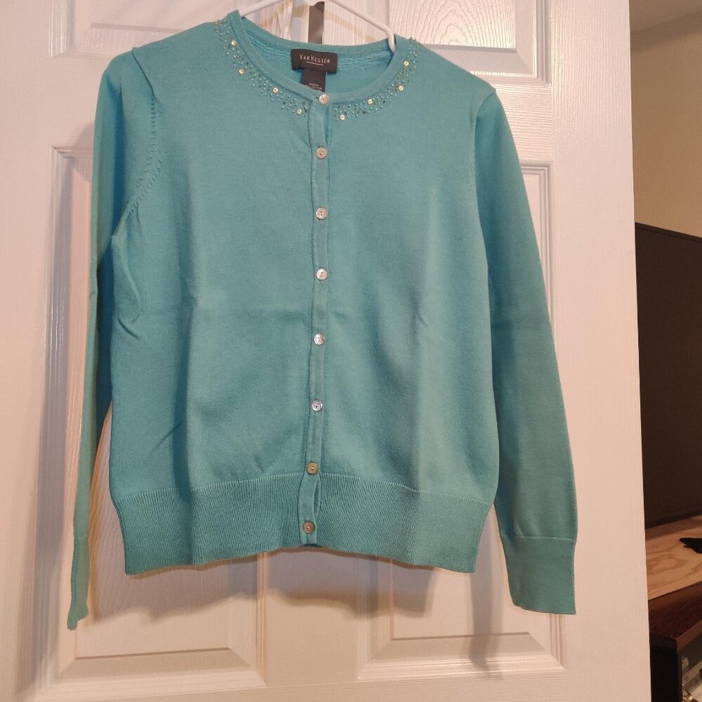 Aqua Van Heusen Cotton/Nylon blend front button sweater.